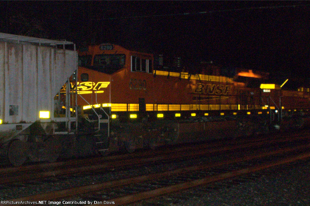 BNSF ES44AC 6290 trails on K030-09